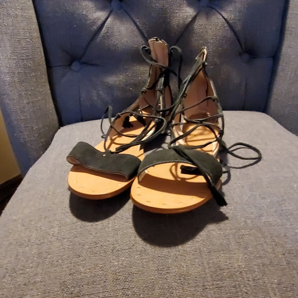 Lace up gladiator sandals in suede